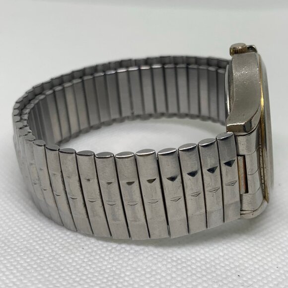 Times Square men vintage date watch silver tone 36mm round quartz 7” running - Picture 5 of 6